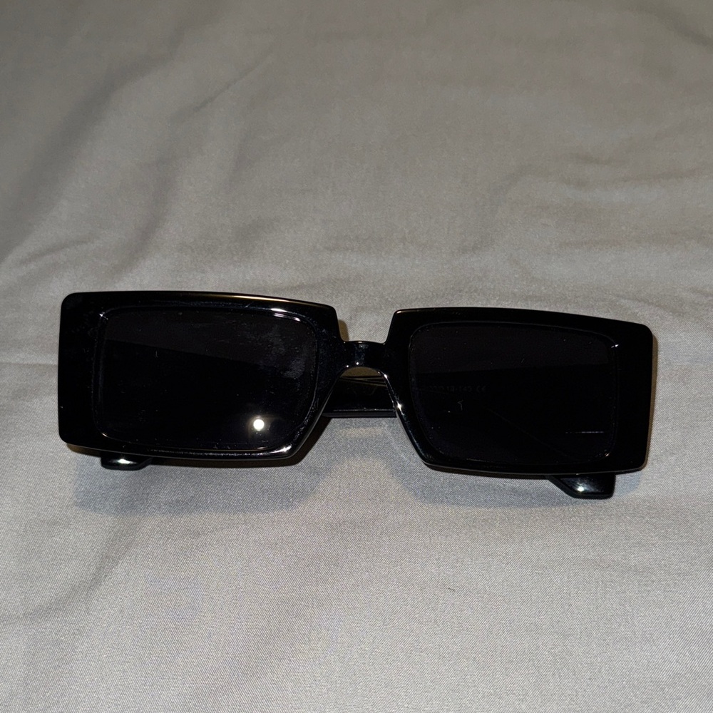 SHEIN Black Rectangular Sunglasses